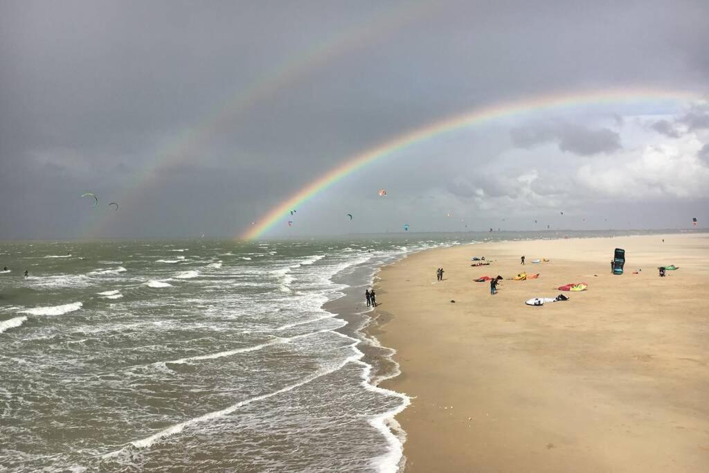 Traumhaftes Geraeumiges Ferienhaus In Meernaehe Villa Bruinisse Esterno foto